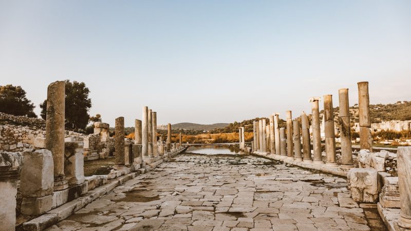 Le temple d’Apollon à Delphes en Grèce.